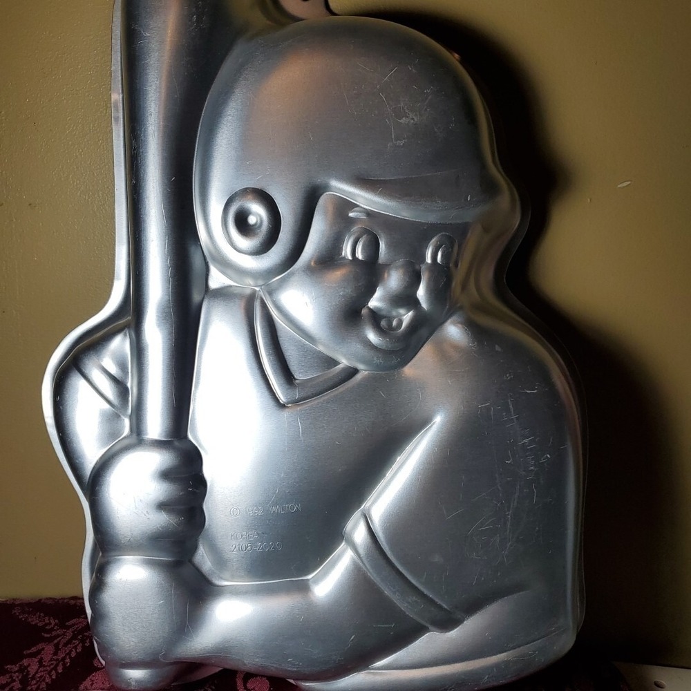 Wilton Cake Pan‎ Kids Silver Baseball Batter 2105-2020 Vintage Sports Party